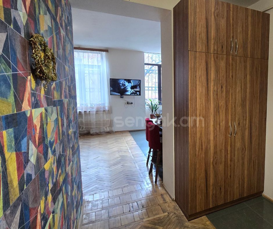 2 Սենյականոց Բնակարան Քարե Շենքում, 48քմ, 2/4 հարկ, Կոսմետիկ Վերանորոգված, Կահավորված, Արևկող