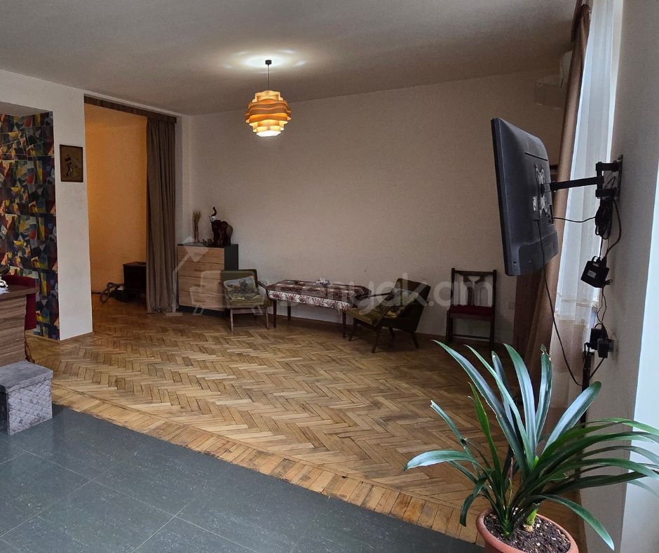 2 Սենյականոց Բնակարան Քարե Շենքում, 48քմ, 2/4 հարկ, Կոսմետիկ Վերանորոգված, Կահավորված, Արևկող