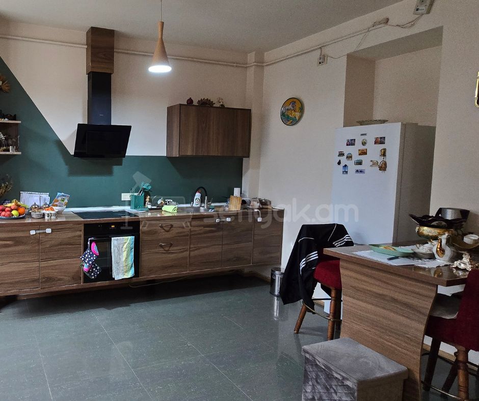 2 Սենյականոց Բնակարան Քարե Շենքում, 48քմ, 2/4 հարկ, Կոսմետիկ Վերանորոգված, Կահավորված, Արևկող