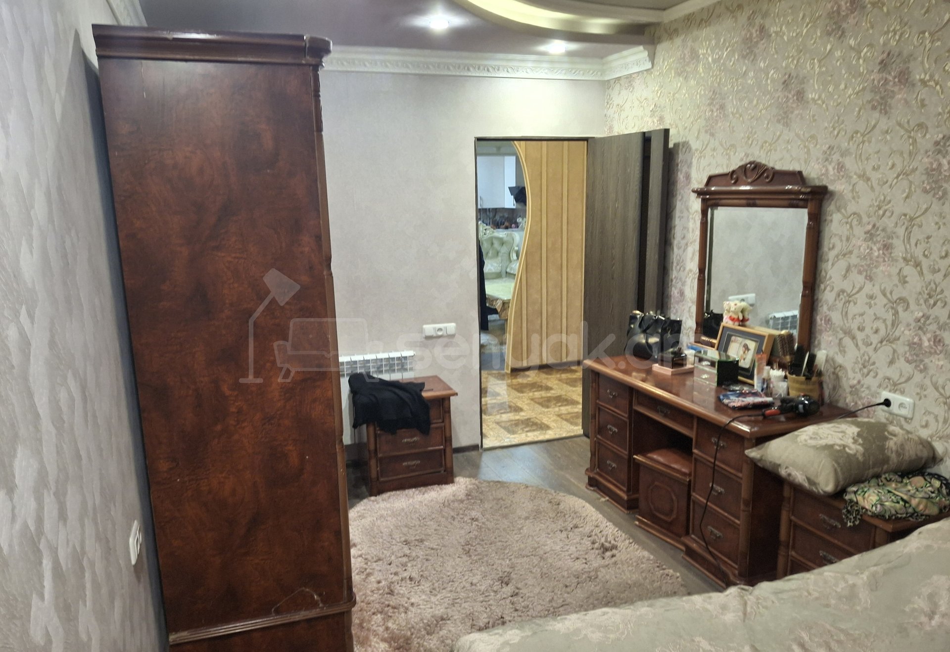 3 Սենյականոց Բնակարան Քարե Շենքում, 64քմ, 1/4 հարկ, Կապիտալ Վերանորոգված