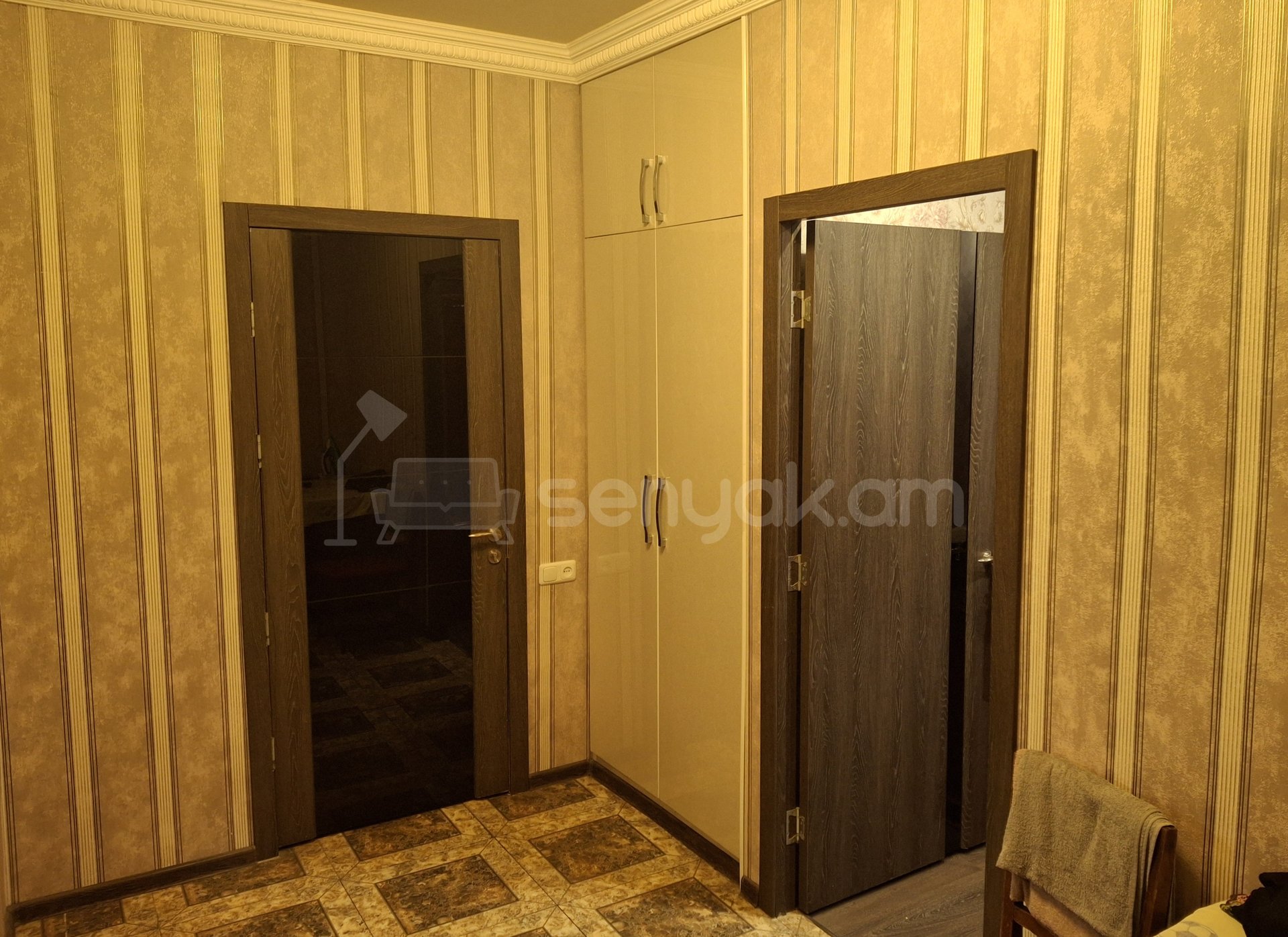 3 Սենյականոց Բնակարան Քարե Շենքում, 64քմ, 1/4 հարկ, Կապիտալ Վերանորոգված