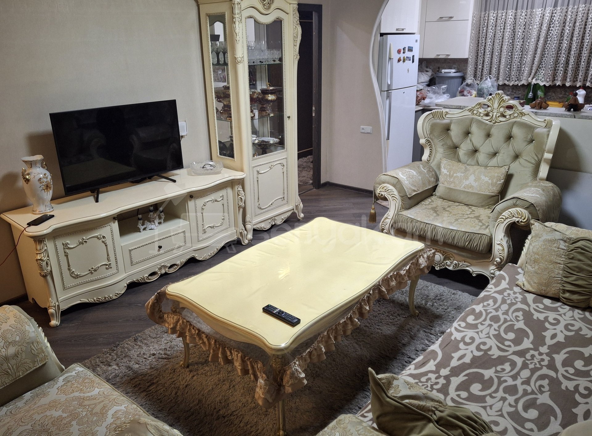 3 Սենյականոց Բնակարան Քարե Շենքում, 64քմ, 1/4 հարկ, Կապիտալ Վերանորոգված