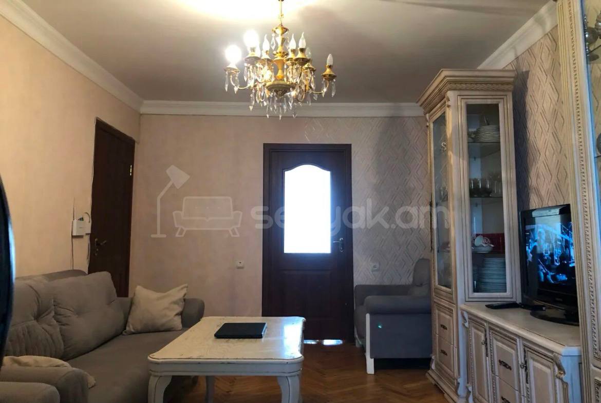 3 Սենյականոց Բնակարան Քարե Շենքում, 64քմ, 4/4 հարկ, Կապիտալ Վերանորոգված