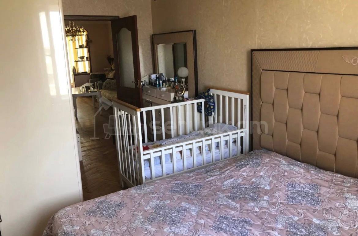 3 Սենյականոց Բնակարան Քարե Շենքում, 64քմ, 4/4 հարկ, Կապիտալ Վերանորոգված