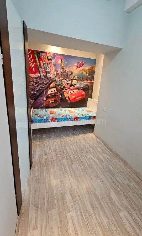 3 Սենյականոց Բնակարան Քարե Շենքում, 80քմ, 5/5 հարկ, Կապիտալ Վերանորոգված