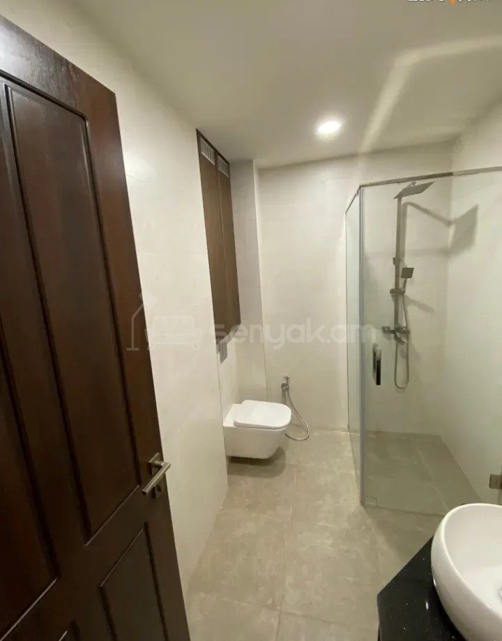 3 Սենյականոց Բնակարան Նորակառույցում, 105քմ, 2/8 հարկ, Կապիտալ Վերանորոգված