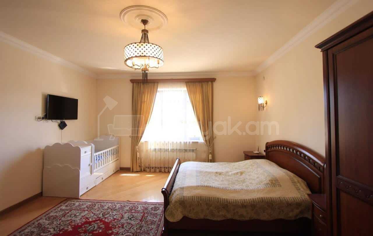 6 Սենյականոց Շքեղ Առանձնատուն, 250քմ, Լողավազանով