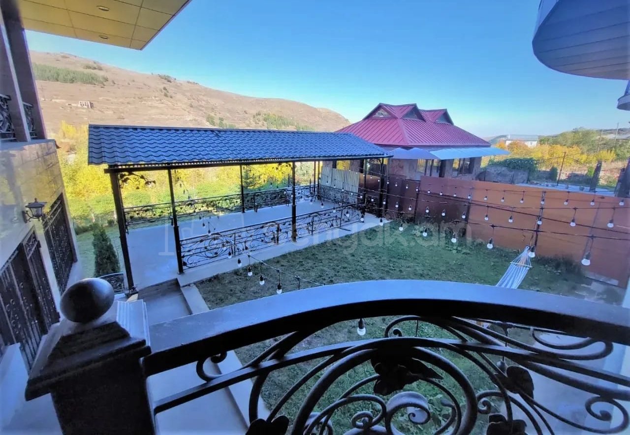 6 Սենյականոց Շքեղ Առանձնատուն, 250քմ, Լողավազանով