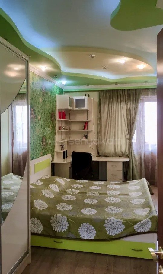 4 Սենյականոց Բնակարան Քարե Շենքում, 80քմ, 4/5 հարկ, Կապիտալ Վերանորոգված