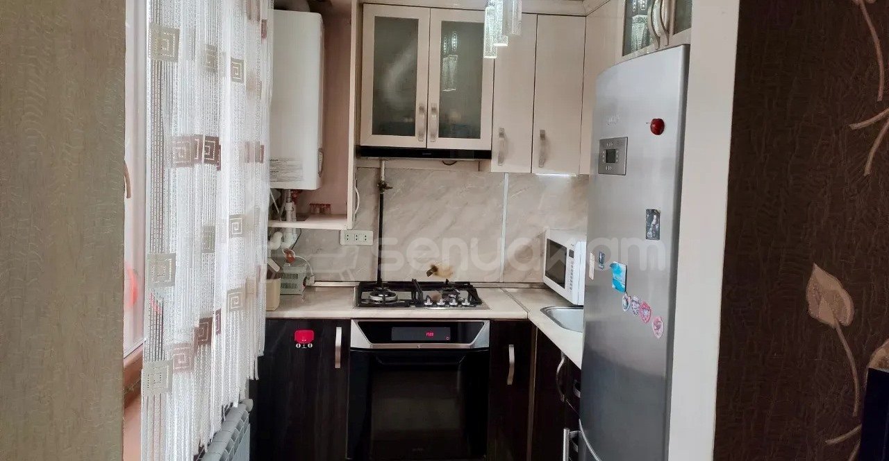 4 Սենյականոց Բնակարան Քարե Շենքում, 80քմ, 4/5 հարկ, Կապիտալ Վերանորոգված