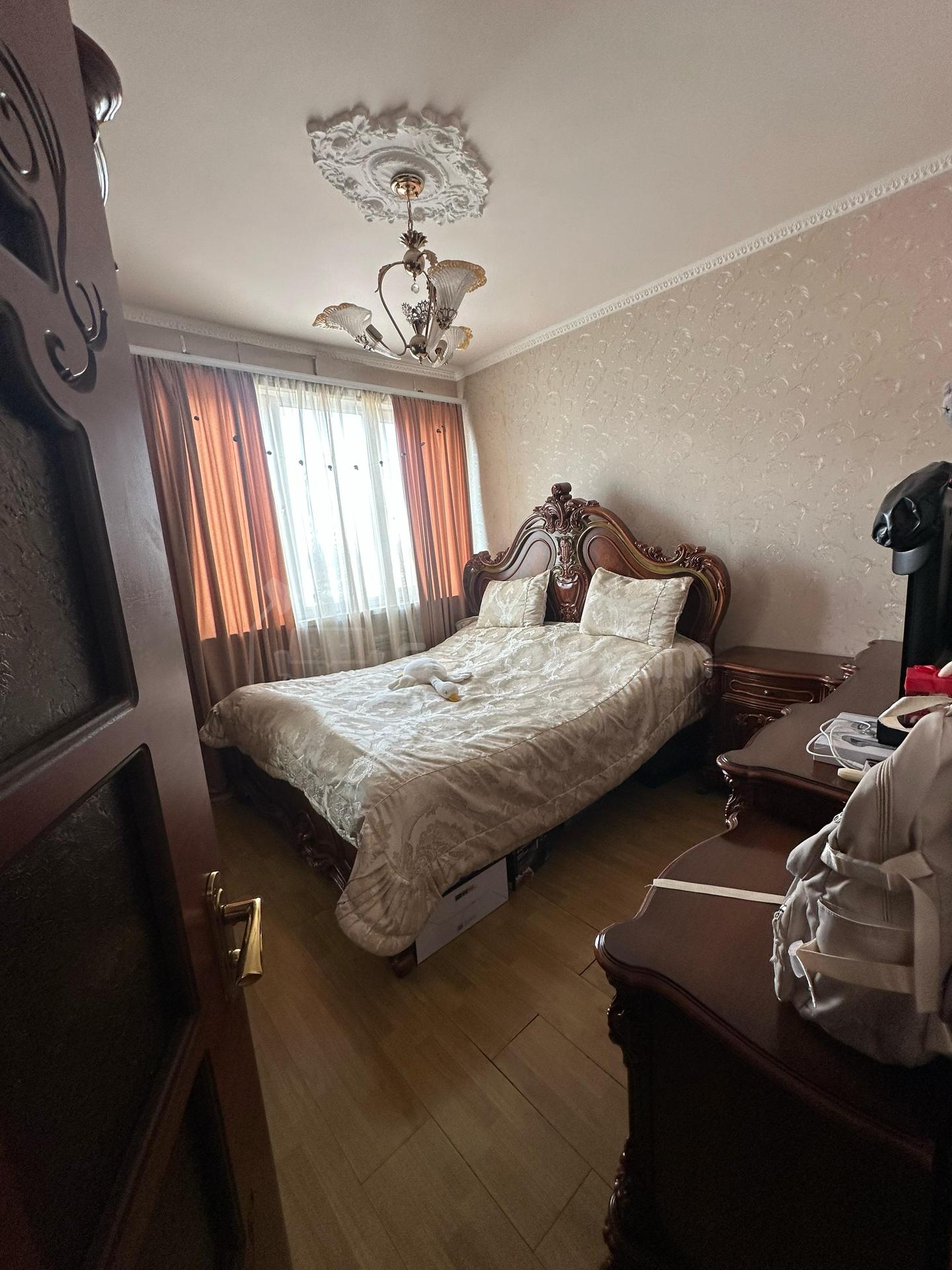 4 Սենյականոց Բնակարան Քարե Շենքում, 95քմ, 1/1 հարկ, Կապիտալ Վերանորոգված, Կահավորված, Արևկող