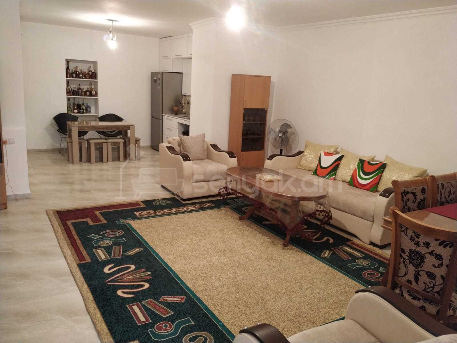 2 Սենյականոց Բնակարան Քարե Շենքում, 55քմ, 1/4 հարկ, Դիզայներական Վերանորոգված