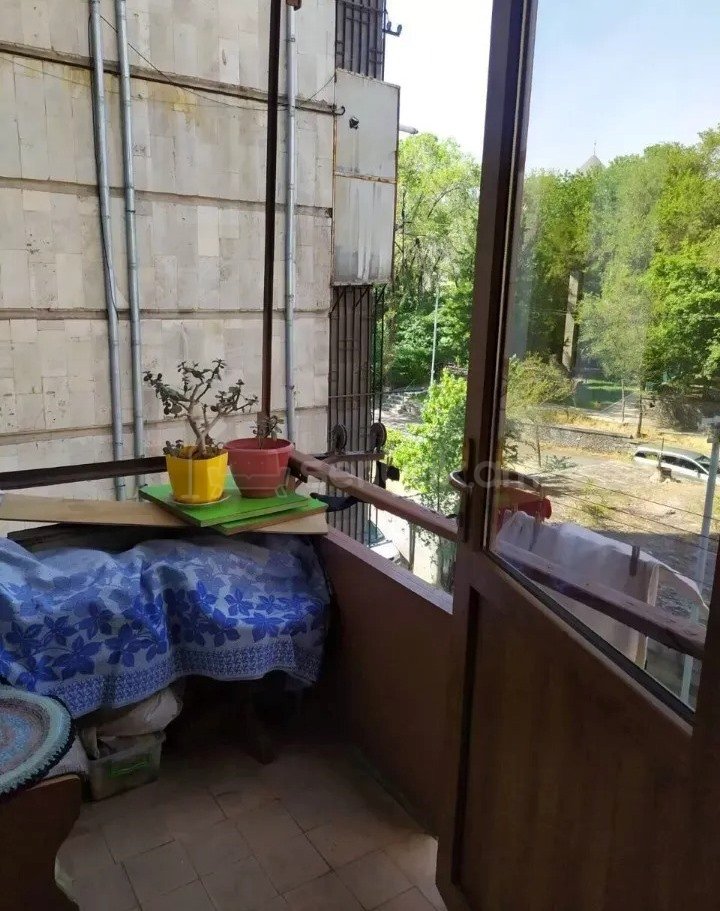 3 Սենյականոց Բնակարան, 70քմ, 4/9 հարկ, Նորմալ Վիճակում