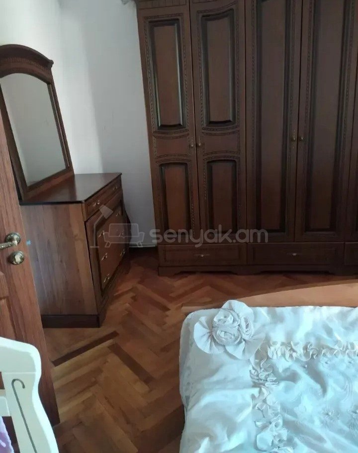 3 Սենյականոց Բնակարան, 70քմ, 4/9 հարկ, Նորմալ Վիճակում