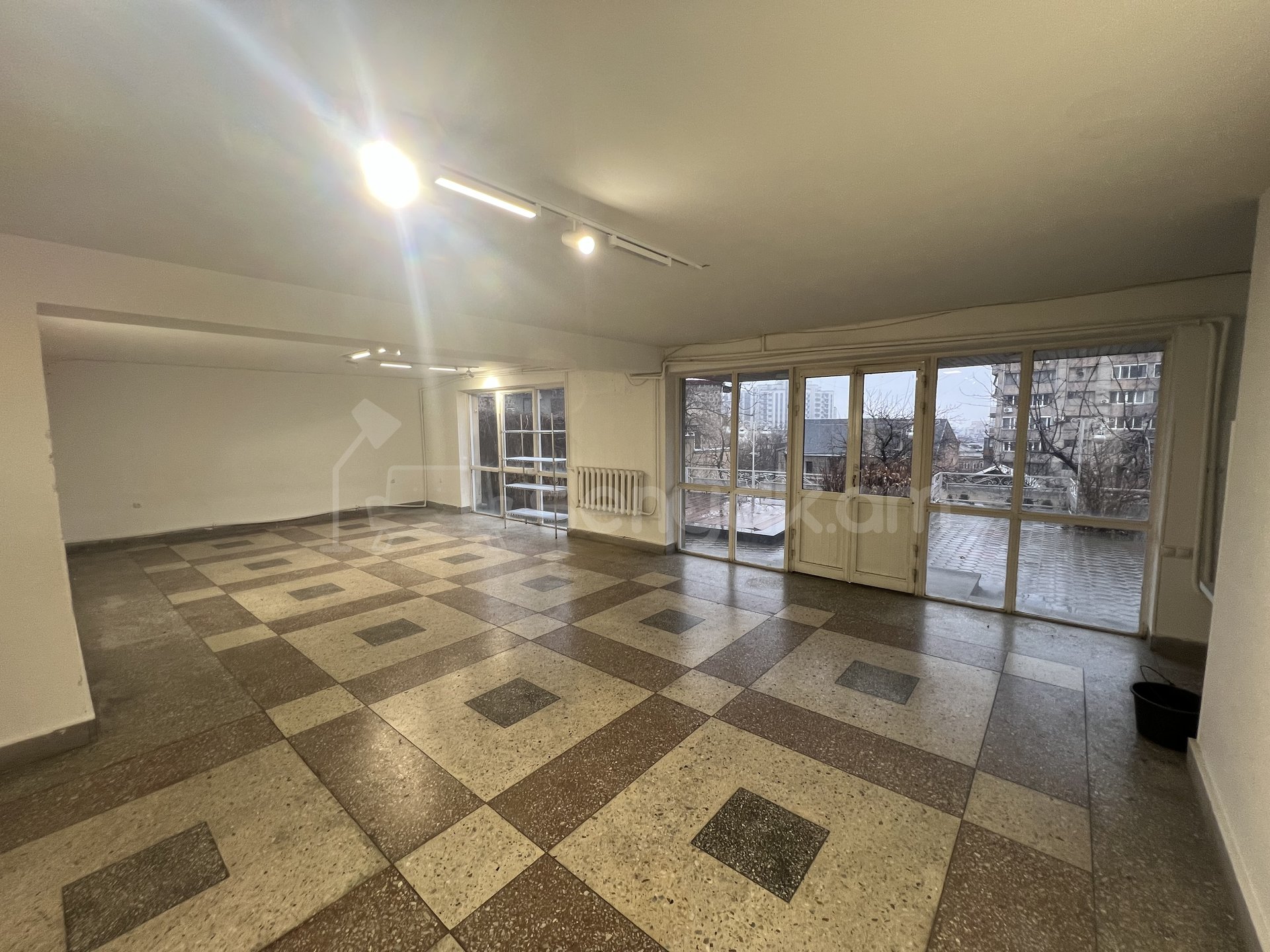 Նորակառույց Օֆիսային Տարածք, 740քմ