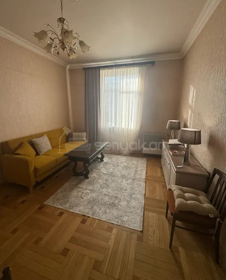 1 Սենյականոց Բնակարան Քարե Շենքում, 36քմ, 3/5 հարկ, Կապիտալ Վերանորոգված, Կահավորված