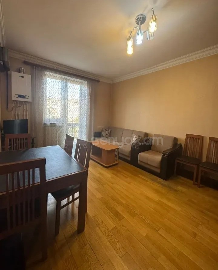 2 Սենյականոց Բնակարան Քարե Շենքում, 45քմ, 3/5 հարկ, Կապիտալ Վերանորոգված, Կահավորված