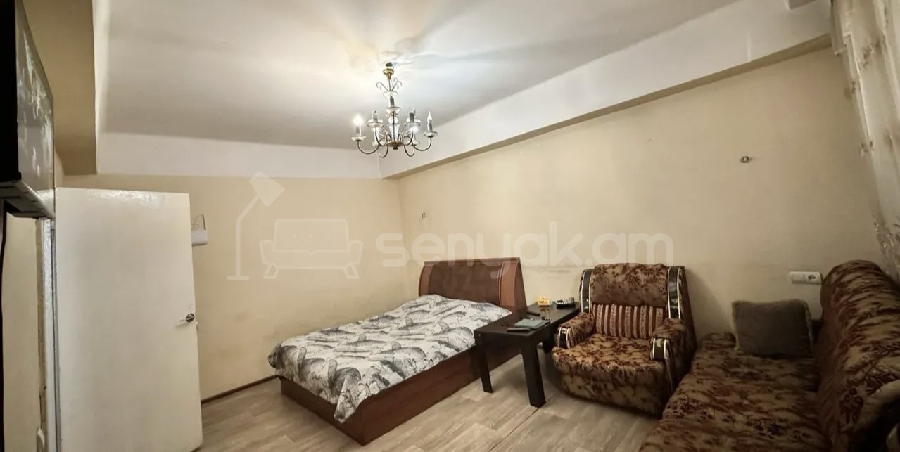 1 Սենյականոց Բնակարան, 42քմ, 3/9 հարկ, Նորմալ Վիճակում, Կահավորված