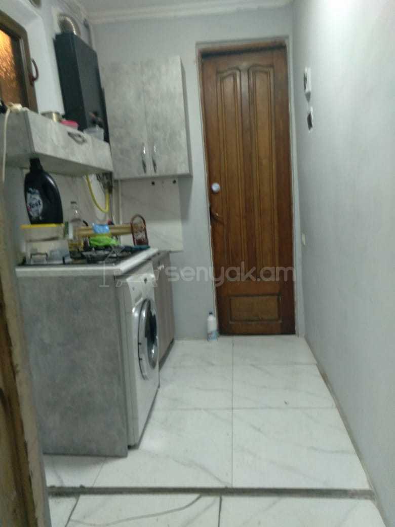 1 Սենյականոց Բնակարան Քարե Շենքում, 30քմ, 1/1 հարկ, Նորմալ Վիճակում, Կահավորված