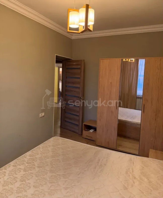 2 Սենյականոց Բնակարան Քարե Շենքում, 70քմ, 3/3 հարկ, Կապիտալ Վերանորոգված, Կահավորված