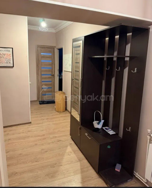 2 Սենյականոց Բնակարան Քարե Շենքում, 70քմ, 3/3 հարկ, Կապիտալ Վերանորոգված, Կահավորված