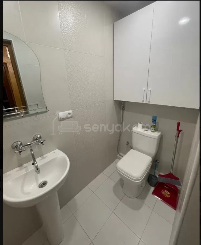 3 Սենյականոց Բնակարան Քարե Շենքում, 100քմ, 2/5 հարկ, Կապիտալ Վերանորոգված, Կահավորված