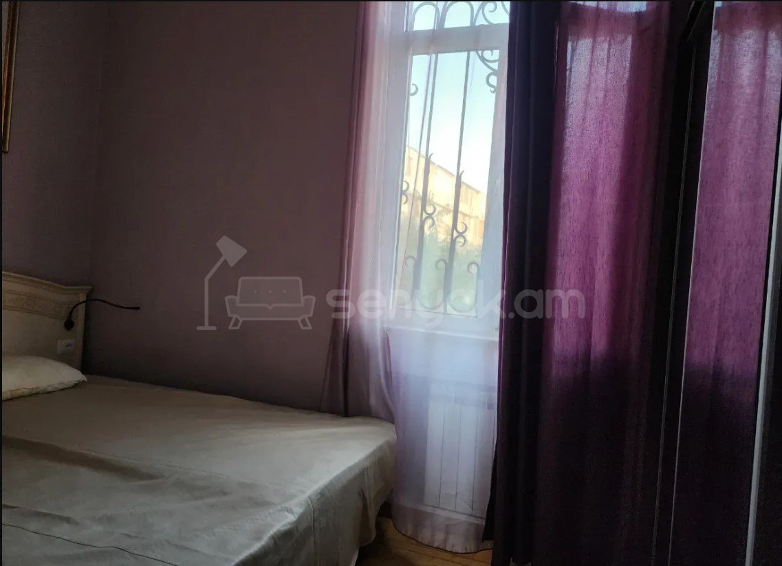 3 Սենյականոց Բնակարան Քարե Շենքում, 118քմ, 2/5 հարկ, Կապիտալ Վերանորոգված, Կահավորված