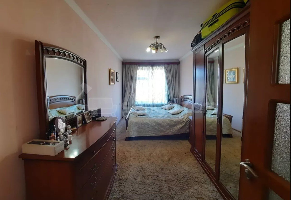 3 Սենյականոց Բնակարան Քարե Շենքում, 85քմ, 5/5 հարկ, Կապիտալ Վերանորոգված, Կահավորված