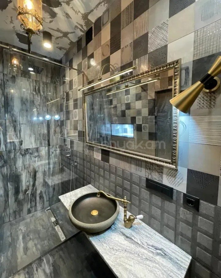 1 Սենյականոց Բնակարան Քարե Շենքում, 35քմ, 4/4 հարկ, Կապիտալ Վերանորոգված