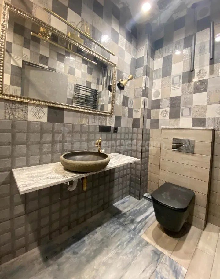 1 Սենյականոց Բնակարան Քարե Շենքում, 35քմ, 4/4 հարկ, Կապիտալ Վերանորոգված