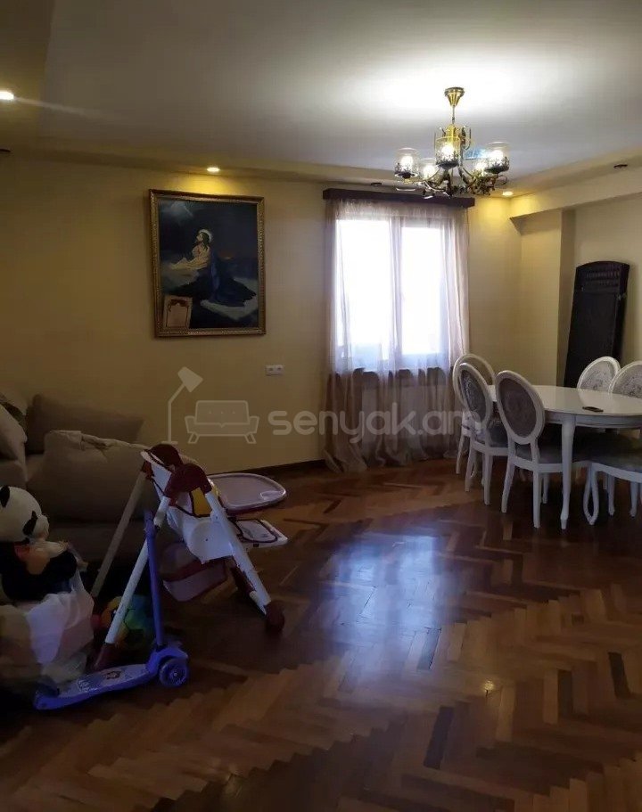 3 Սենյականոց Բնակարան, 70քմ, 4/9 հարկ, Նորմալ Վիճակում