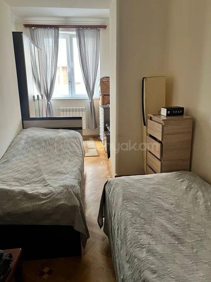 3 Սենյականոց Բնակարան Քարե Շենքում, 78քմ, 3/4 հարկ, Կապիտալ Վերանորոգված