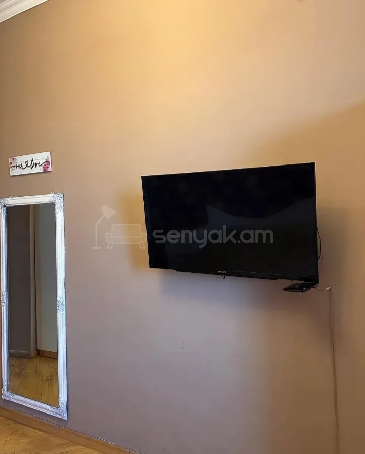 3 Սենյականոց Բնակարան Քարե Շենքում, 74քմ, 5/5 հարկ, Նորմալ Վիճակում, Կահավորված