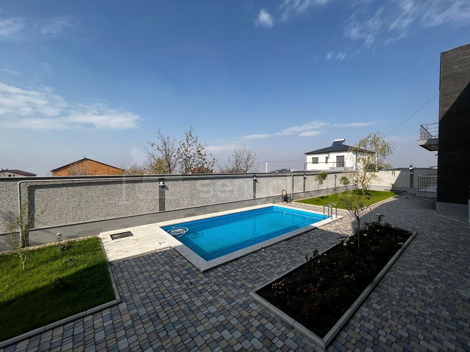 3 Սենյականոց Բնակարան Նորակառույցում, 67քմ, 1/2 հարկ, Դիզայներական Վերանորոգված