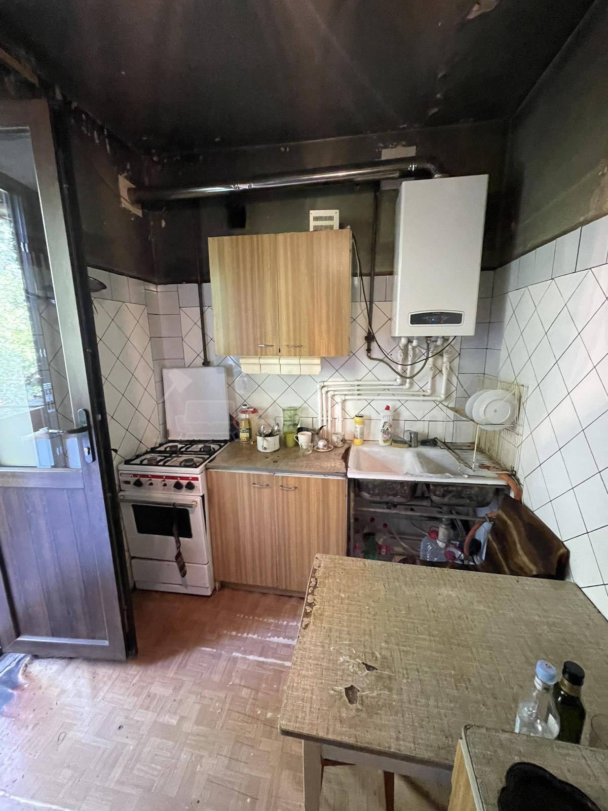 3 Սենյականոց Բնակարան Քարե Շենքում, 75քմ, 4/5 հարկ, Պետական Վիճակում