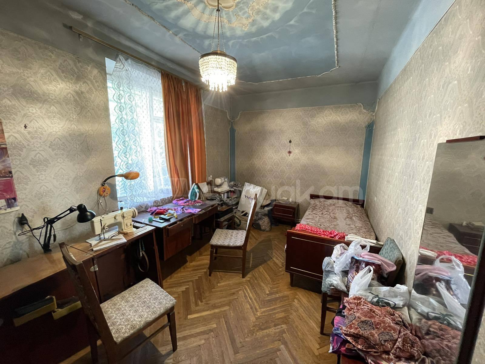 3 Սենյականոց Բնակարան Քարե Շենքում, 75քմ, 4/5 հարկ, Պետական Վիճակում