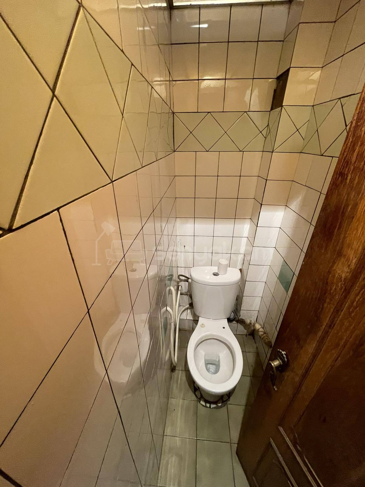 3 Սենյականոց Բնակարան Քարե Շենքում, 75քմ, 4/5 հարկ, Պետական Վիճակում