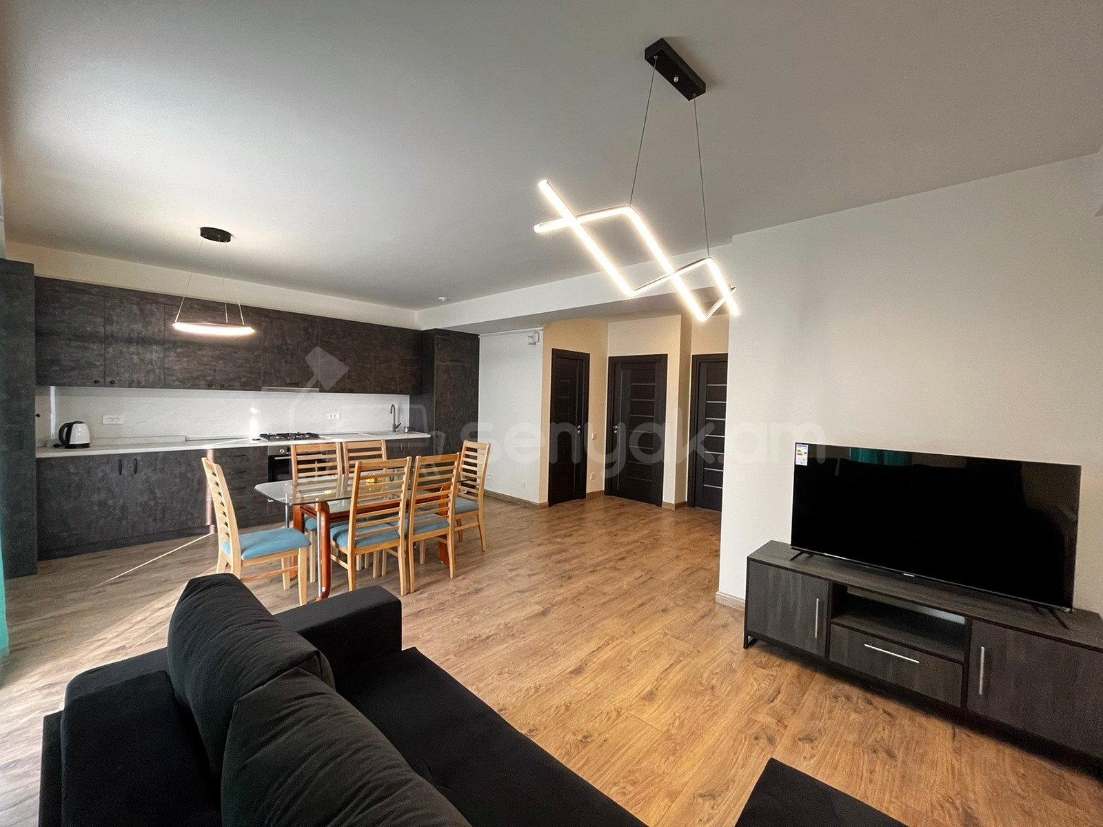 3 Սենյականոց Բնակարան Նորակառույցում, 67քմ, 2/2 հարկ, Դիզայներական Վերանորոգված