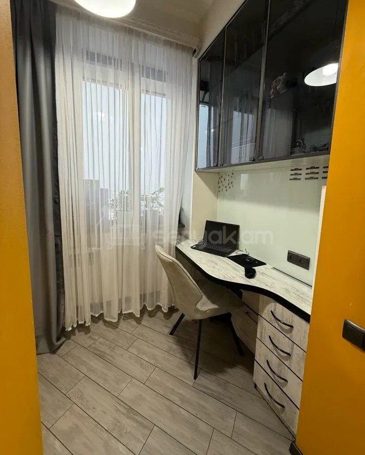 2 Սենյականոց Բնակարան Քարե Շենքում, 47քմ, 3/4 հարկ, Դիզայներական Վերանորոգված