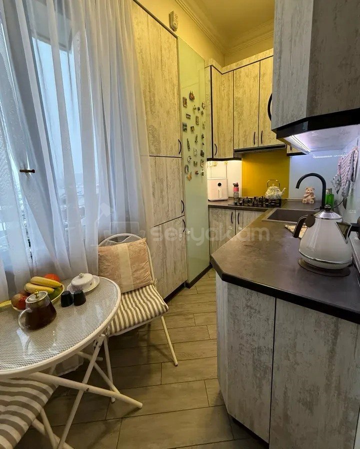 2 Սենյականոց Բնակարան Քարե Շենքում, 47քմ, 3/4 հարկ, Դիզայներական Վերանորոգված