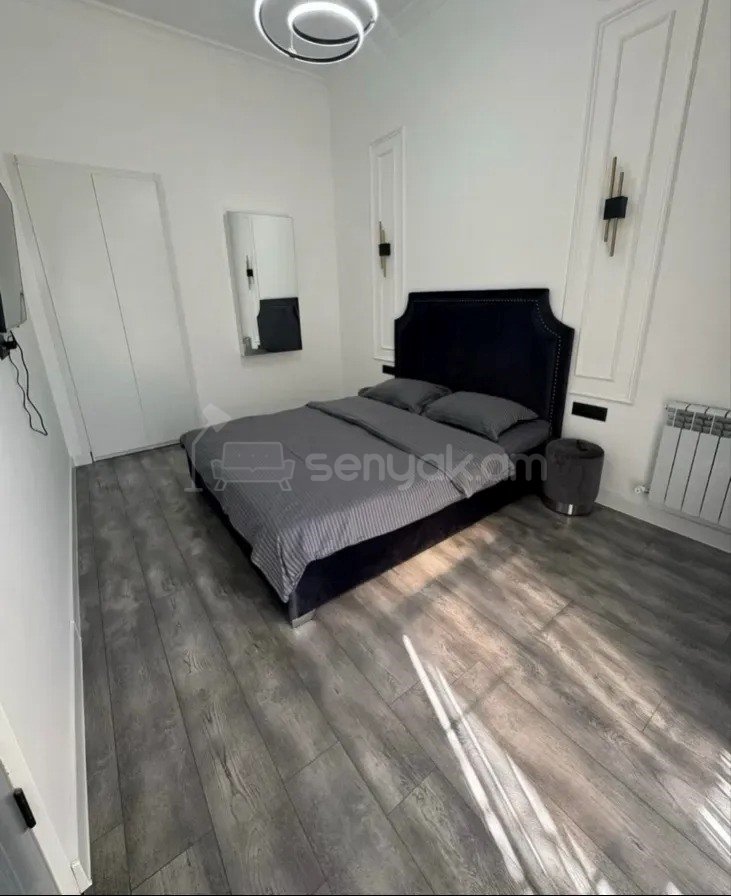 1 Սենյականոց Բնակարան Քարե Շենքում, 30քմ, 3/4 հարկ, Դիզայներական Վերանորոգված