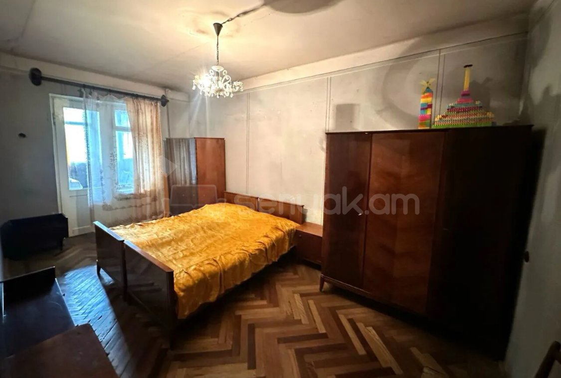 3 Սենյականոց Բնակարան Քարե Շենքում, 97քմ, 1/5 հարկ, Պետական Վիճակում