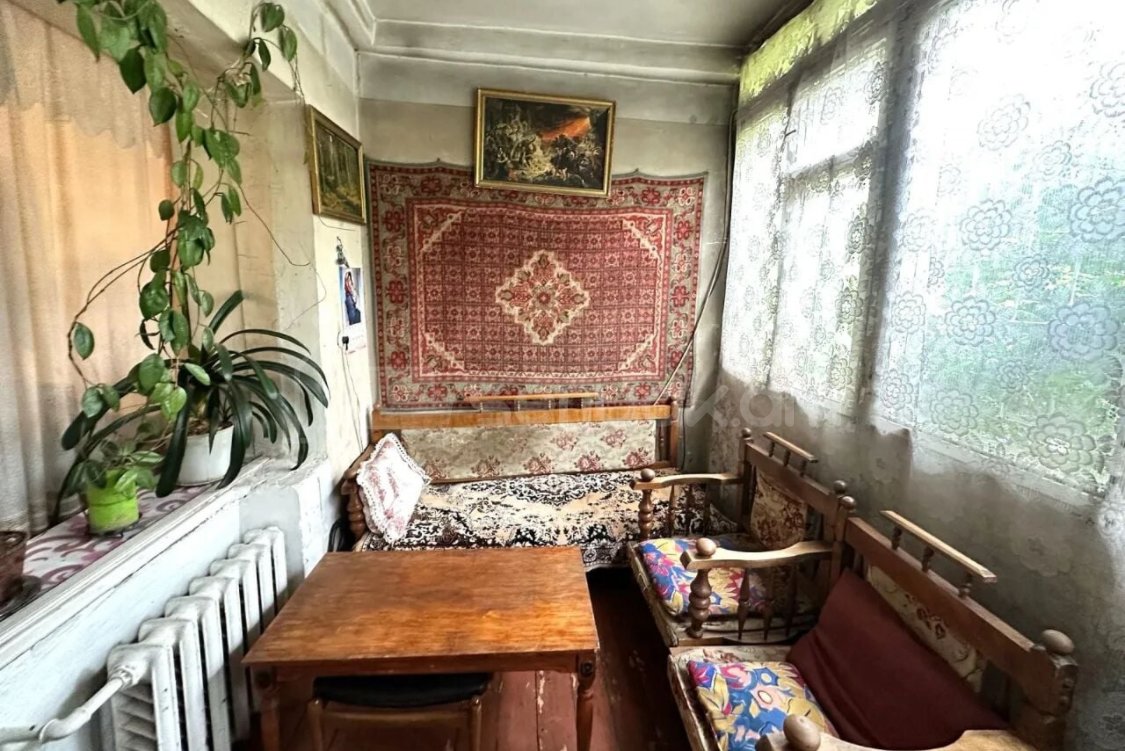 3 Սենյականոց Բնակարան Քարե Շենքում, 97քմ, 1/5 հարկ, Պետական Վիճակում