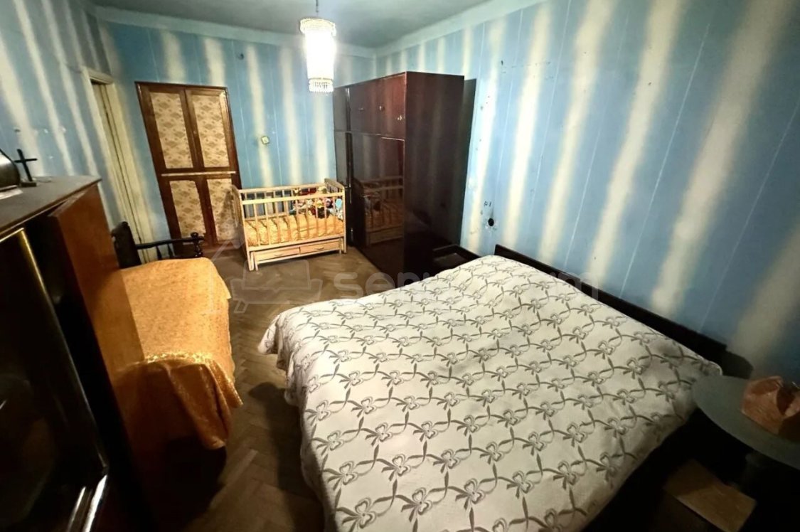 3 Սենյականոց Բնակարան Քարե Շենքում, 97քմ, 1/5 հարկ, Պետական Վիճակում