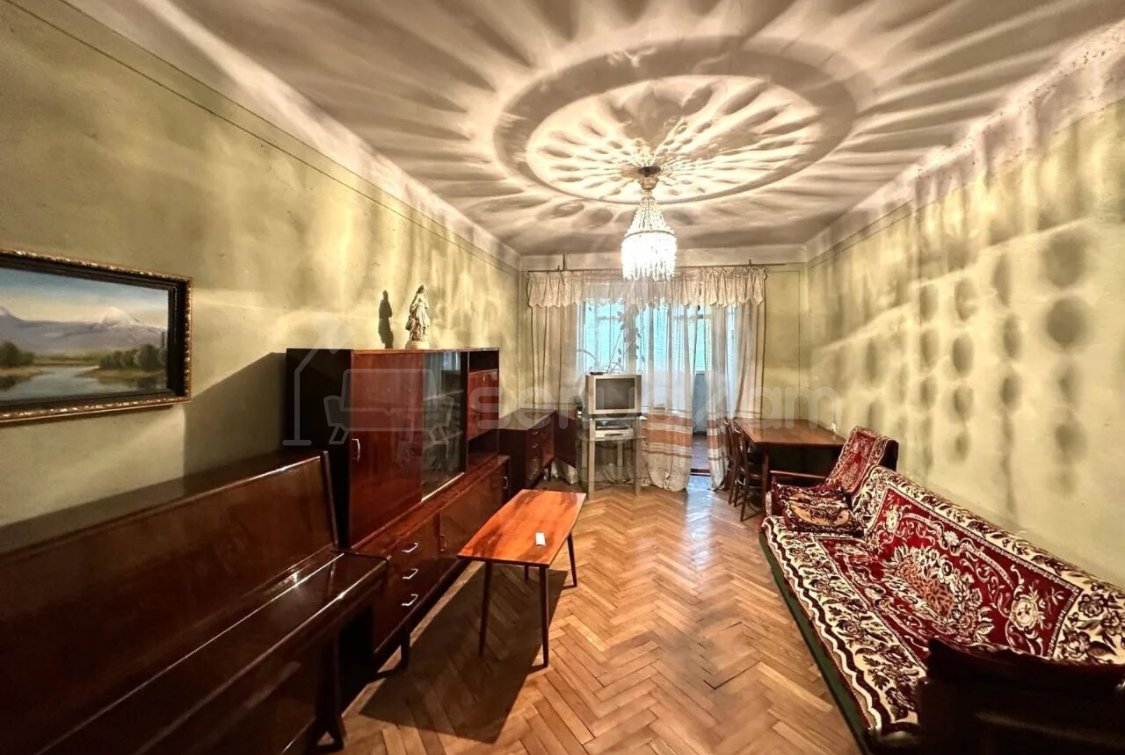 3 Սենյականոց Բնակարան Քարե Շենքում, 97քմ, 1/5 հարկ, Պետական Վիճակում