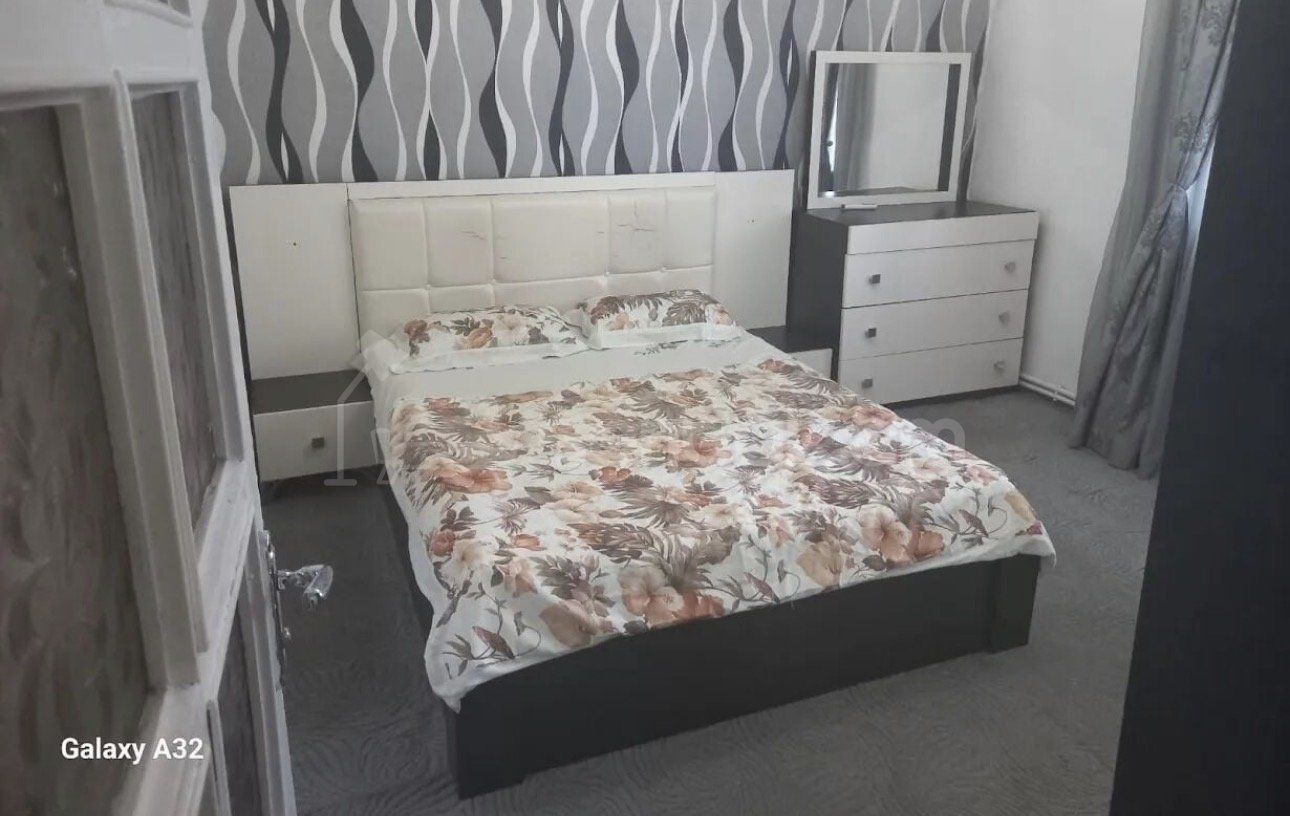 3 Սենյականոց Բնակարան Քարե Շենքում, 72քմ, 1/5 հարկ, Կապիտալ Վերանորոգված