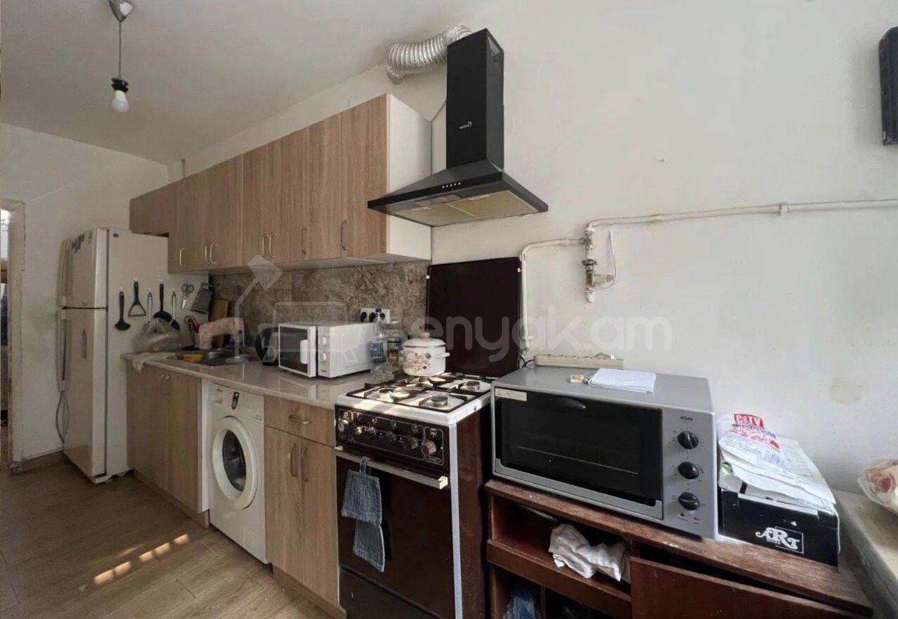 3 Սենյականոց Բնակարան Քարե Շենքում, 72քմ, 1/5 հարկ, Կապիտալ Վերանորոգված