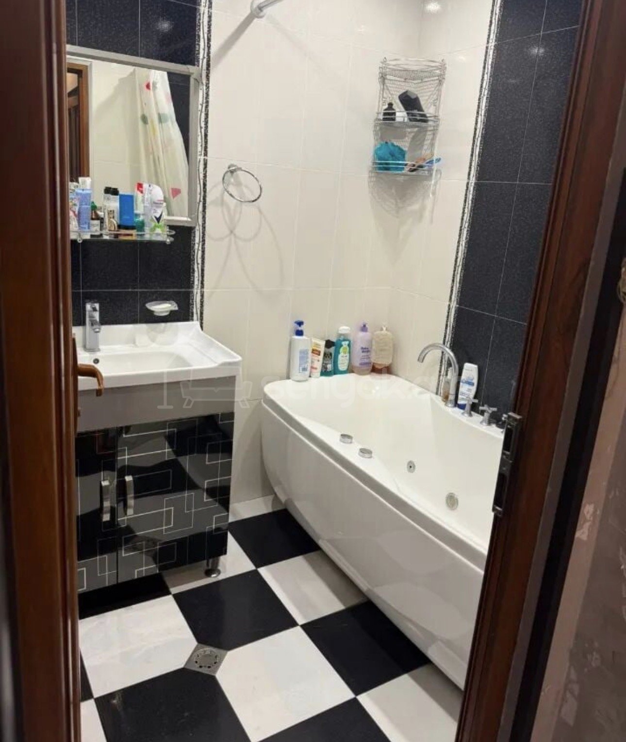 4 Սենյականոց Բնակարան, 79քմ, 3/9 հարկ, Դիզայներական Վերանորոգված