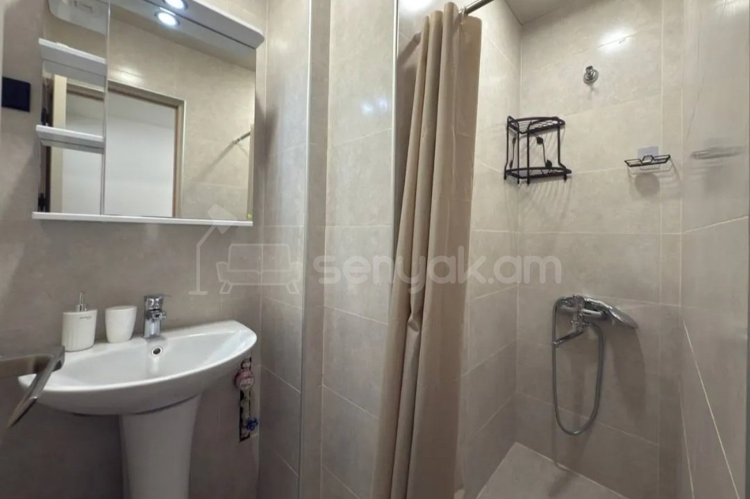 2 Սենյականոց Բնակարան, 42քմ, 6/9 հարկ, Կապիտալ Վերանորոգված, Կահավորված