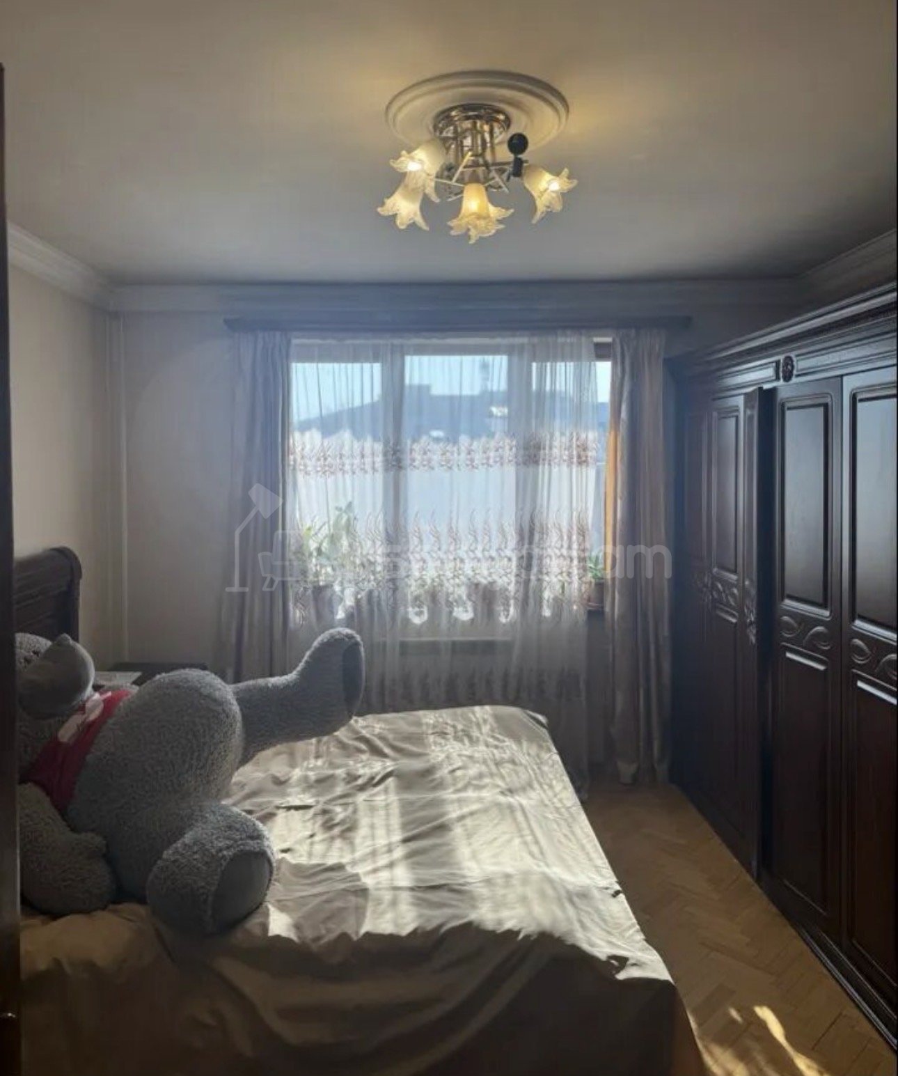 3 Սենյականոց Բնակարան Քարե Շենքում, 70քմ, 5/5 հարկ, Կապիտալ Վերանորոգված